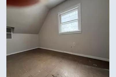 8633 W Lapham St, West Allis, WI 53214 - Photo 6