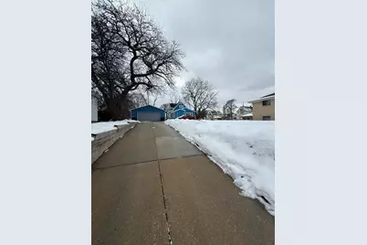 8633 W Lapham St, West Allis, WI 53214 - Photo 18