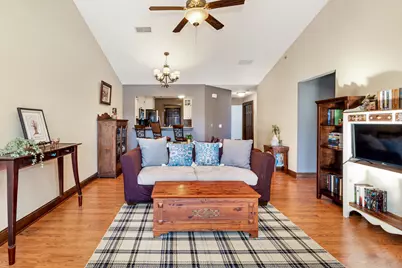 4869 S Forest Ridge Dr #17, New Berlin, WI 53151 - Photo 4