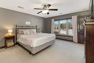 4869 S Forest Ridge Dr, New Berlin, WI 53151 - Photo 14