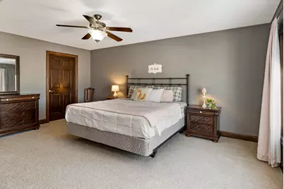 4869 S Forest Ridge Dr #17, New Berlin, WI 53151 - Photo 12