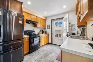 513 Sugar Creek St, Delavan, WI 53115 - Photo 2