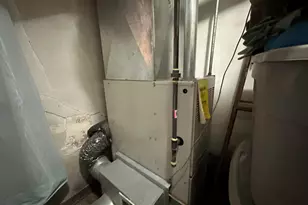 2435 S 12th St, Milwaukee, WI 53215 - Photo 28