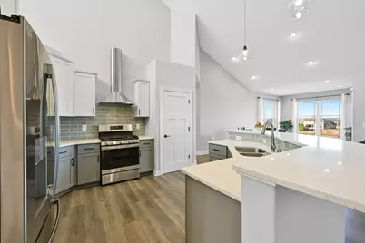 1525  Mohican Trl, Waukesha, WI 53189 - Photo 12