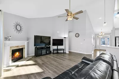1525  Mohican Trl, Waukesha, WI 53189 - Photo 8