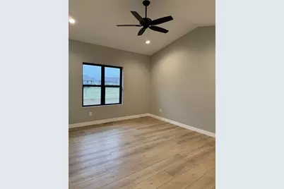 1341  Annapolis Dr, Holmen, WI 54636 - Photo 6