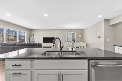 12940 W Wilbur Dr, New Berlin, WI 53151 - Photo 14