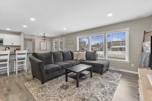 12940 W Wilbur Dr, New Berlin, WI 53151 - Photo 6