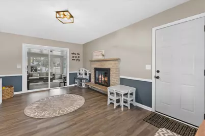 12940 W Wilbur Dr, New Berlin, WI 53151 - Photo 8