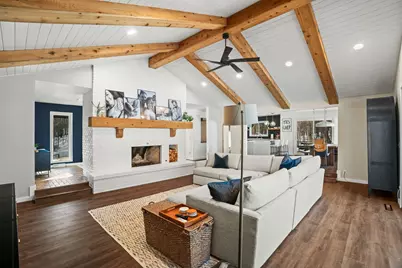 396  Kennedy Ct, Richfield, WI 53017 - Photo 4