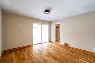 9251 N Tennyson Dr, Bayside, WI 53217 - Photo 30