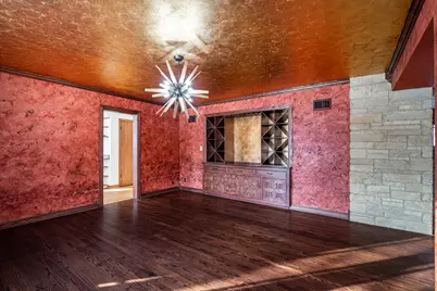 9251 N Tennyson Dr, Bayside, WI 53217 - Photo 8