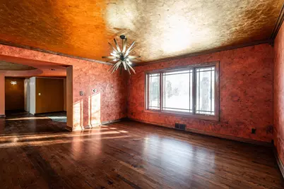 9251 N Tennyson Dr, Bayside, WI 53217 - Photo 10