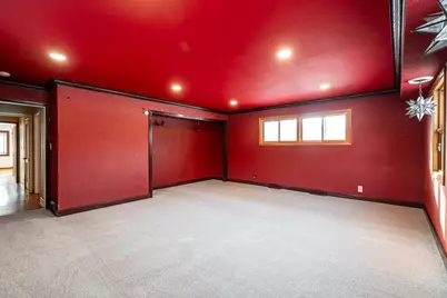 9251 N Tennyson Dr, Bayside, WI 53217 - Photo 20