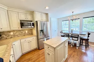 426 Sylvan Dr, Fontana, WI 53125 - Photo 6