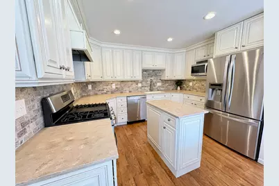 426  Sylvan Dr, Fontana, WI 53125 - Photo 8