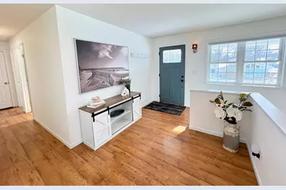 426  Sylvan Dr, Fontana, WI 53125 - Photo 4