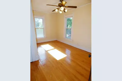 2736 N Oakland Ave, Milwaukee, WI 53211 - Photo 16