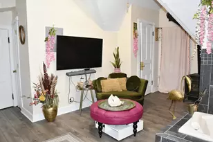 2736 N Oakland Ave, Milwaukee, WI 53211 - Photo 38