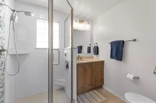 102 S Highland Ave, Thiensville, WI 53092 - Photo 6