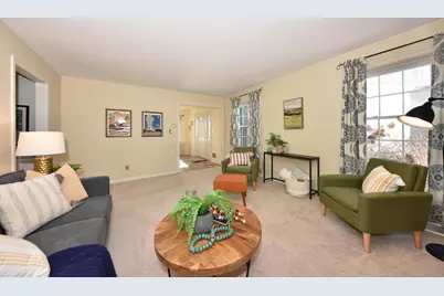 12553 N Woodberry Dr, Mequon, WI 53092 - Photo 8