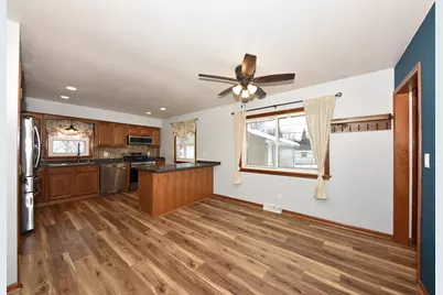 N84W18110  Menomonee Ave, Menomonee Falls, WI 53051 - Photo 6