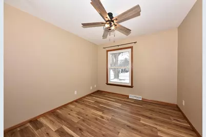 N84W18110  Menomonee Ave, Menomonee Falls, WI 53051 - Photo 18