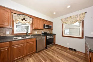 N84W18110 Menomonee Ave, Menomonee Falls, WI 53051 - Photo 10