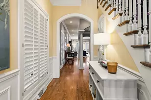 637 E Carlisle Ave, Whitefish Bay, WI 53217 - Photo 4