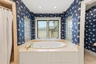 637 E Carlisle Ave, Whitefish Bay, WI 53217 - Photo 46