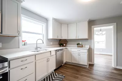 224  Madison St, Burlington, WI 53105 - Photo 2
