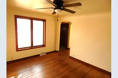 4040  Spring Ct, Sheboygan, WI 53083 - Photo 8