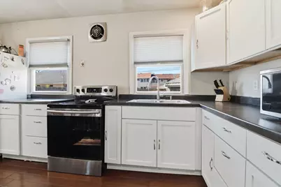 3613 S Taylor Ave, Milwaukee, WI 53207 - Photo 8