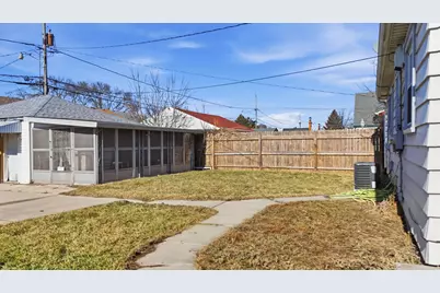 3613 S Taylor Ave, Milwaukee, WI 53207 - Photo 16
