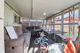 3613 S Taylor Ave, Milwaukee, WI 53207 - Photo 14