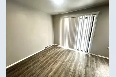 6077 W Calumet Rd, Milwaukee, WI 53223 - Photo 4