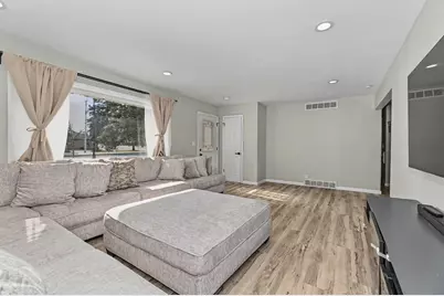 3020 W Edgerton Ave, Greenfield, WI 53221 - Photo 8