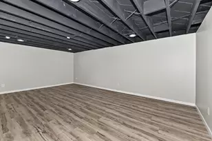 3020 W Edgerton Ave, Greenfield, WI 53221 - Photo 26