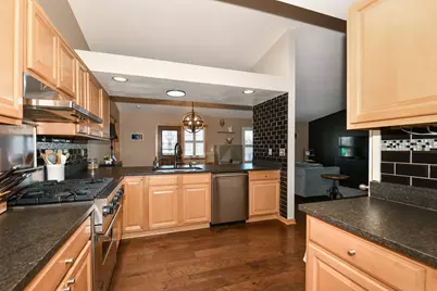 7836  Whitetail Dr, Racine, WI 53406 - Photo 10