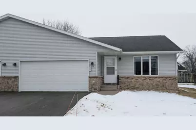 912  Northern Sands Pl, Onalaska, WI 54650 - Photo 1
