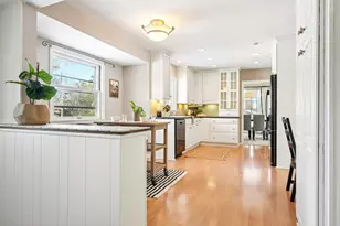 2430 W Applewood Ln, Glendale, WI 53209 - Photo 10