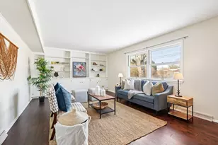 2430 W Applewood Ln, Glendale, WI 53209 - Photo 20