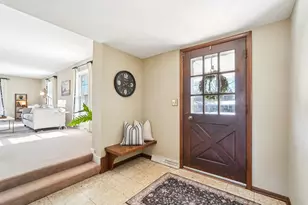 2430 W Applewood Ln, Glendale, WI 53209 - Photo 2