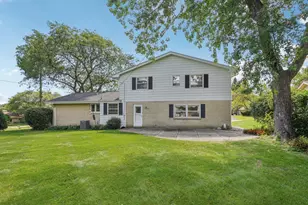 2430 W Applewood Ln, Glendale, WI 53209 - Photo 46