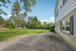 2430 W Applewood Ln, Glendale, WI 53209 - Photo 48