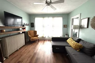 1672 N Astor St, Milwaukee, WI 53202 - Photo 2