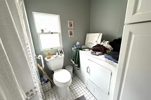 1672 N Astor St, Milwaukee, WI 53202 - Photo 10