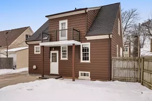 2812 School St, Two Rivers, WI 54241 - Photo 6