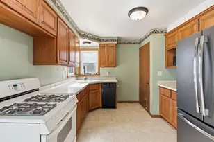 4436 S 64th St, Greenfield, WI 53220 - Photo 10