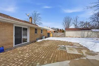 4436 S 64th St, Greenfield, WI 53220 - Photo 8